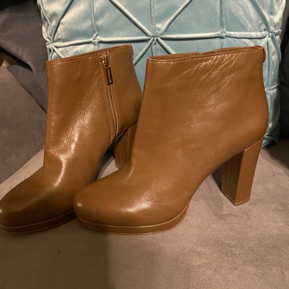 Michael Kors boots - Picture 1 of 4
